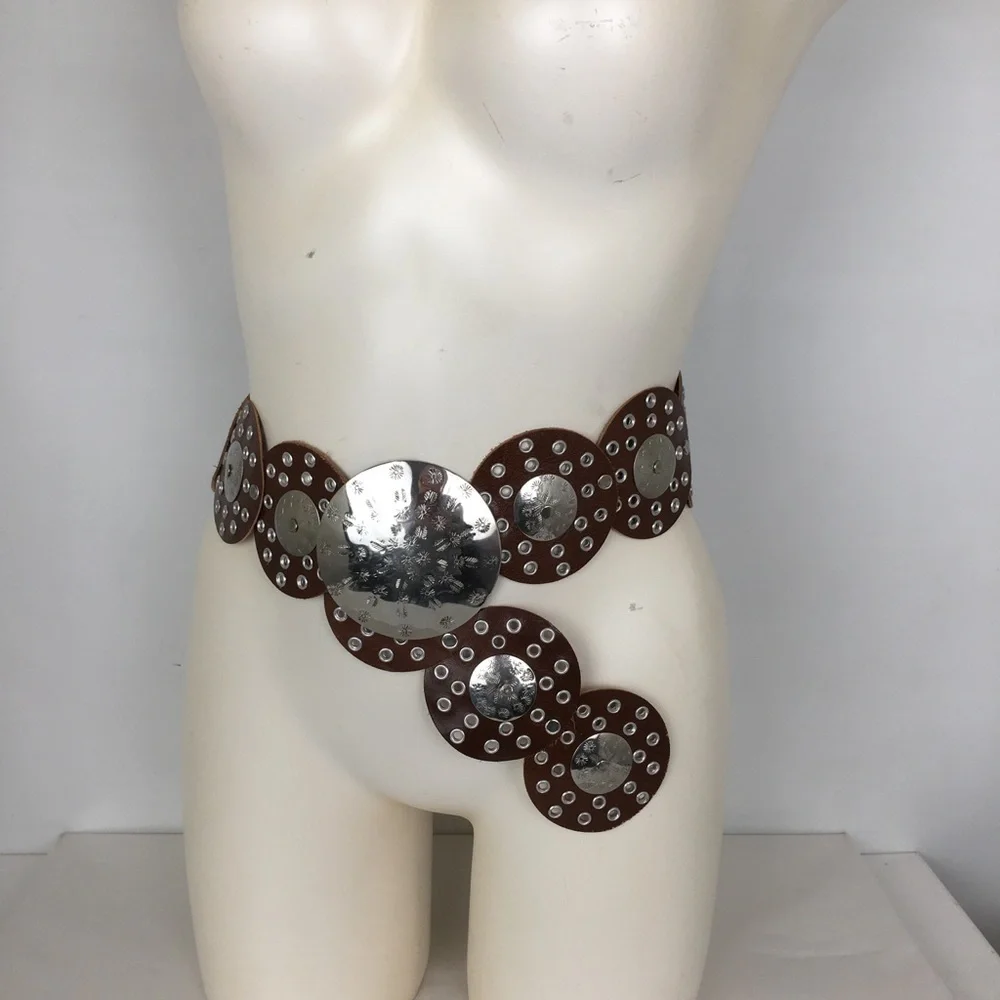 Women’s Bohemian Wide Leather Round Concho Western Belt Brown Silver Grommets